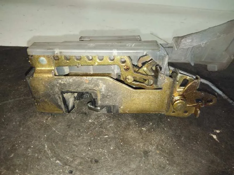 Cerradura Puerta Delantera Derecha para Volkswagen T4 Transporter/Furgoneta (Mod. 1991)