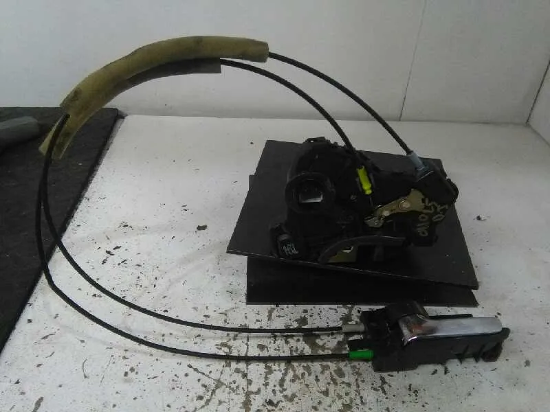 Cerradura Puerta Delantera Izquierda para Toyota Corolla (E12)