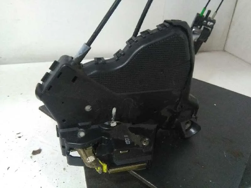 Cerradura Puerta Delantera Izquierda para Toyota Corolla (E12)