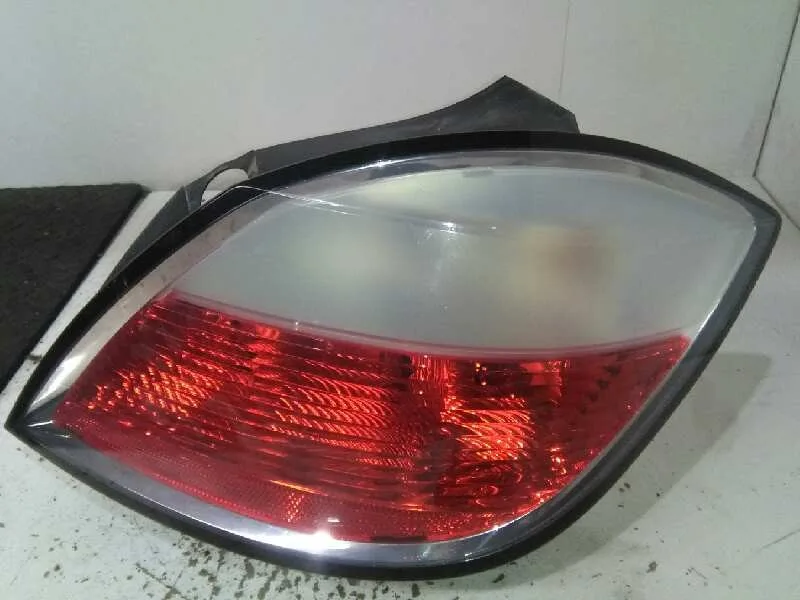 Piloto Trasero Derecho para Opel Astra H Berlina