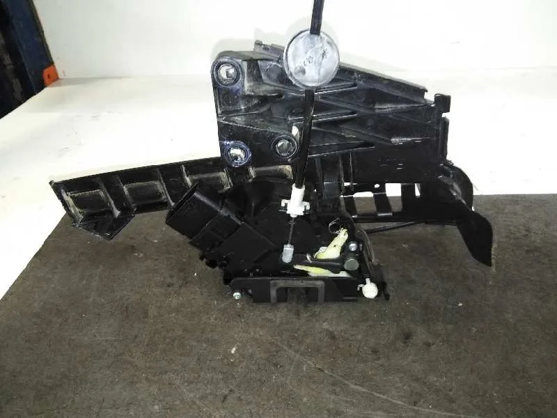 Cerradura Puerta Trasera Derecha para Ford Focus Lim. (Cb4)
