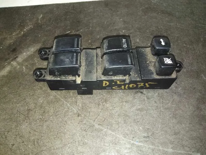 Mando Elevalunas Delantero Izquierdo para Nissan Primera Berlina (P12)