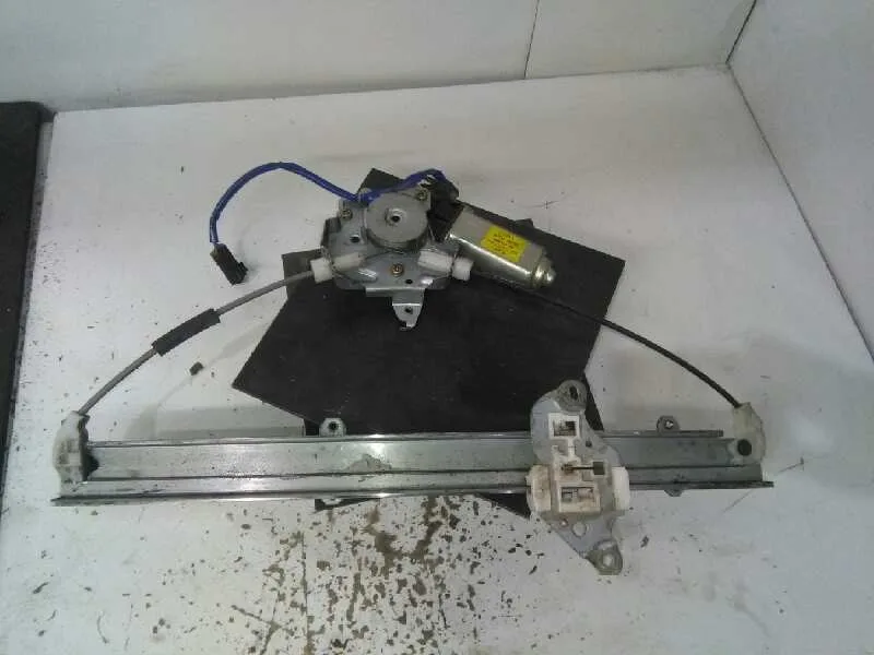 Elevalunas Delantero Izquierdo para Nissan Almera (N16/E)