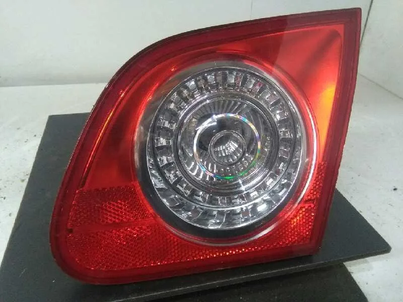 Piloto Trasero Derecho Interior para Volkswagen Passat Berlina (3C2)