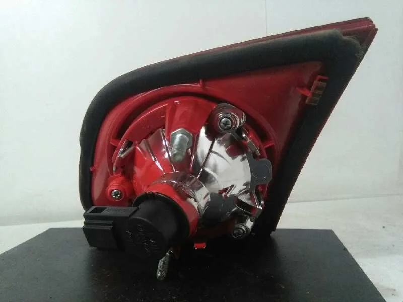 Piloto Trasero Izquierdo Interior para Volkswagen Passat Berlina (3C2)