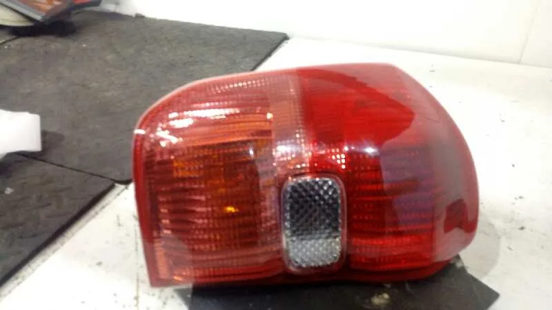 Piloto Trasero Izquierdo para Toyota Rav 4 (A2)