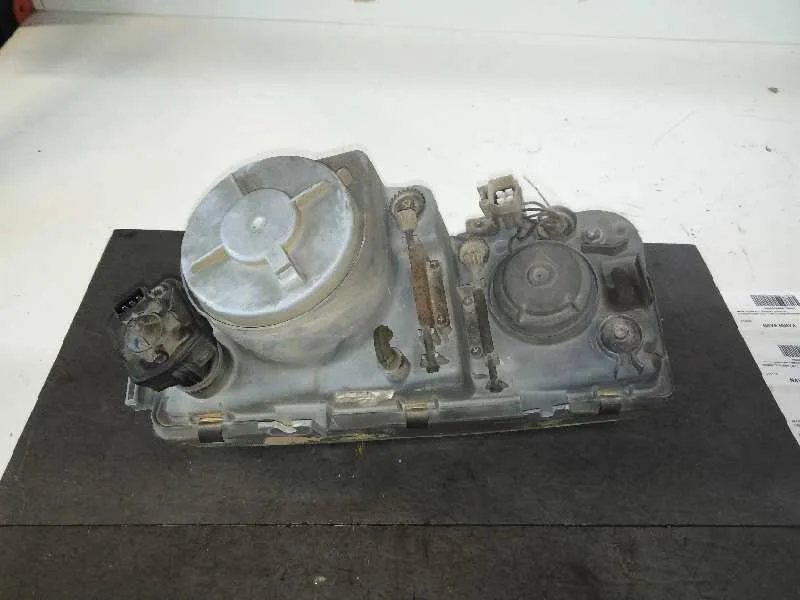 Faro Derecho para Tata Safari
