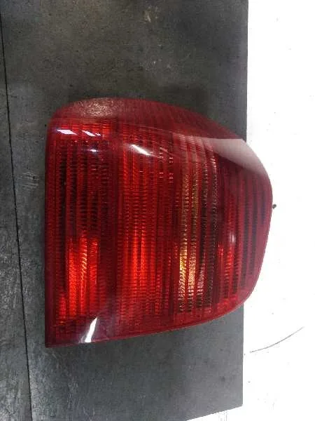 Piloto Trasero Izquierdo para Volkswagen Polo Berlina (6N2)
