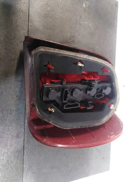 Piloto Trasero Izquierdo para Volkswagen Polo Berlina (6N2)
