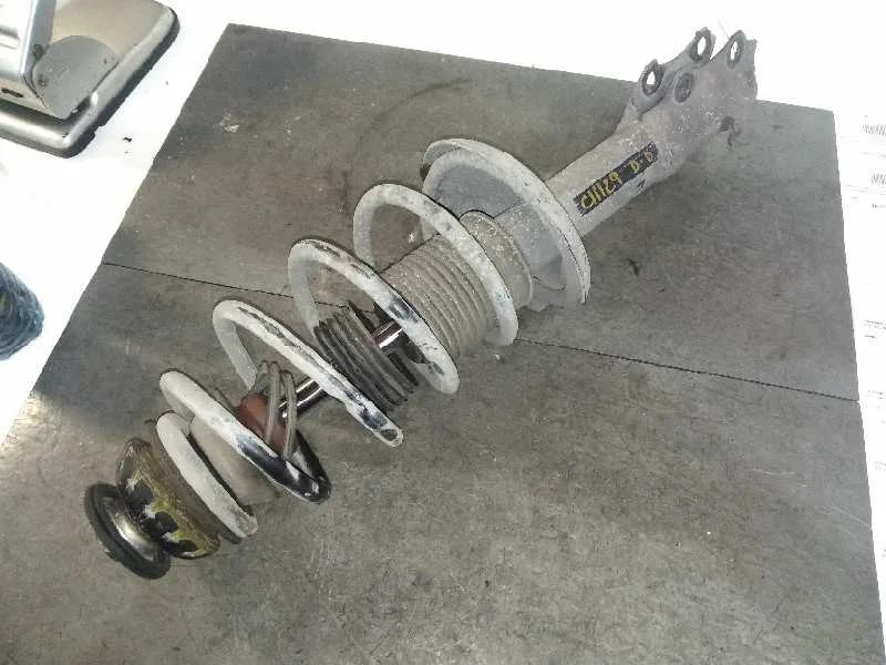 Amortiguador Delantero Derecho para Volkswagen Polo Berlina (6N1)