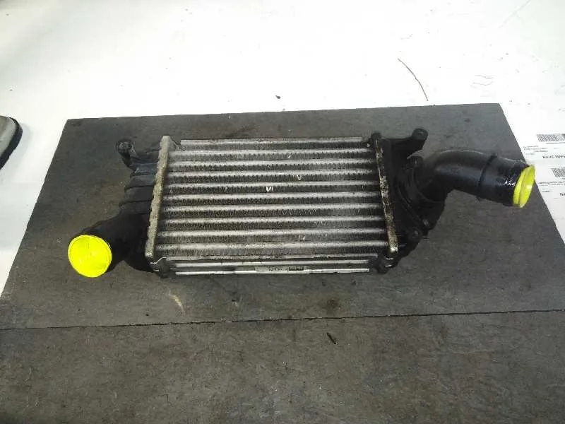 Intercooler para Volkswagen Polo Berlina (6N2)