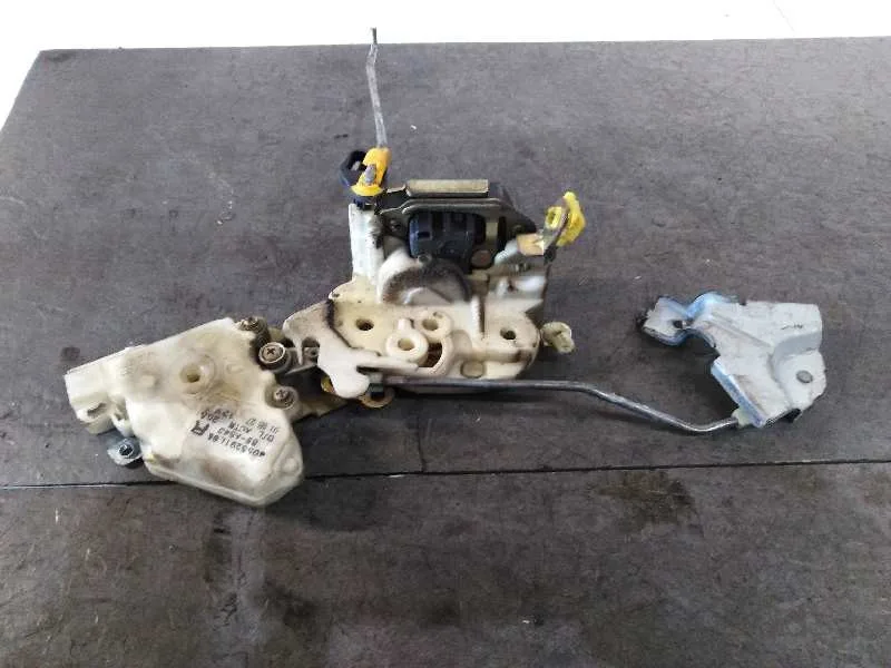 Cerradura Puerta Delantera Derecha para Nissan Micra (K11)