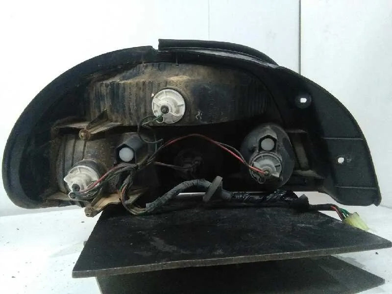 Piloto Trasero Derecho para Kia Sephia Ll