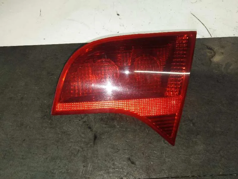 Piloto Trasero Derecho para Audi A4 Avant (8E)