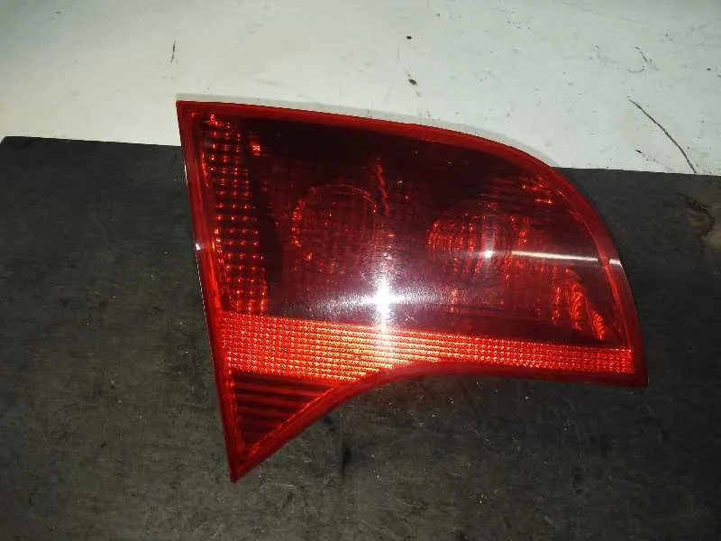 Piloto Trasero Izquierdo para Audi A4 Avant (8E)