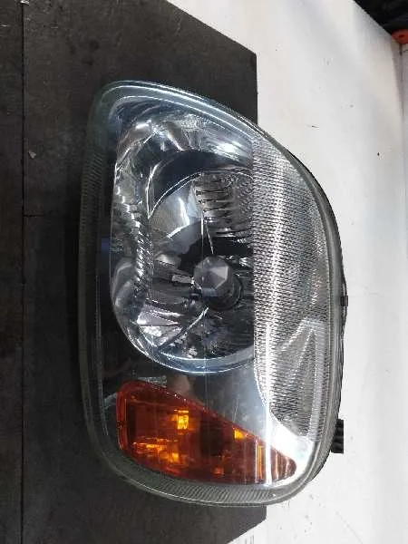 Faro Izquierdo para Nissan Micra (K11)