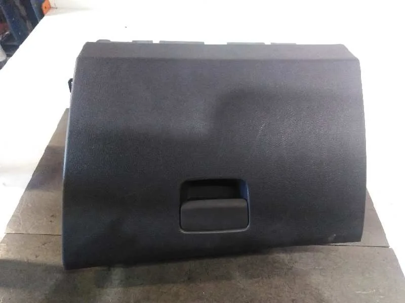 Guantera para Mercedes-Benz Clase Gla (W156)