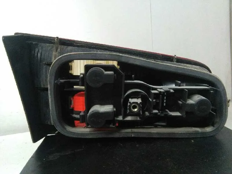 Piloto Trasero Derecho Interior para Renault Laguna Ii (Bg0)