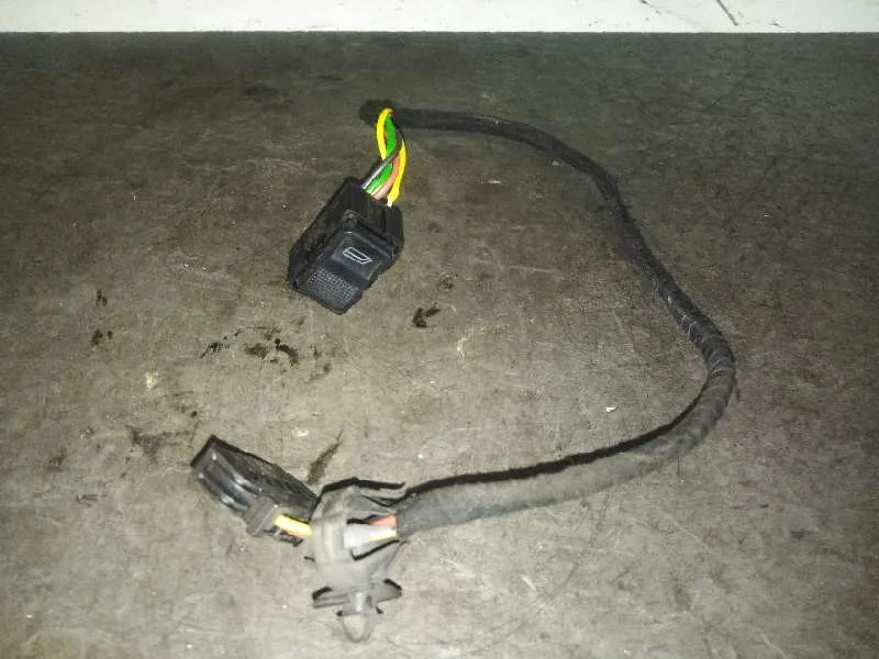 Mando Elevalunas Delantero Izquierdo para Audi A6 Berlina (C4)