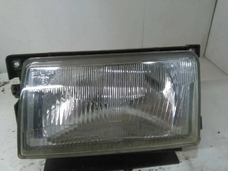 Faro Izquierdo para Volkswagen Polo (801/803)