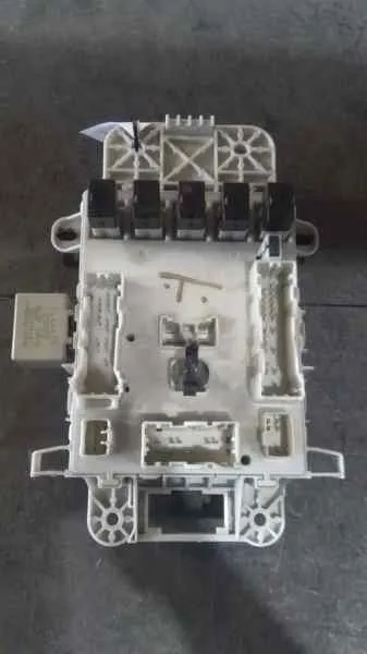 Caja Reles / Fusibles para Toyota Rav 4 (A2)