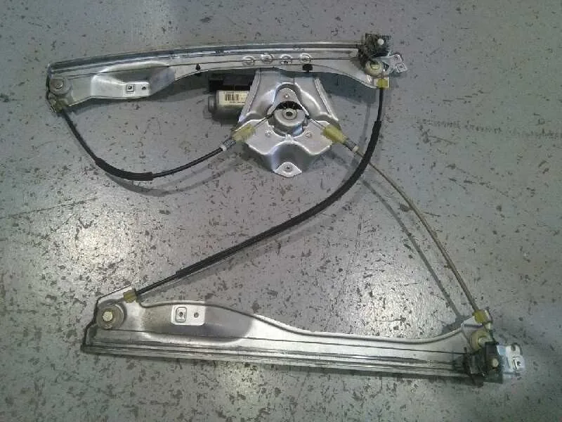 Elevalunas Delantero Izquierdo para Renault Clio Iii