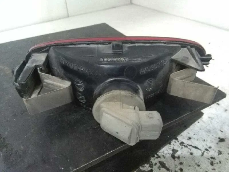 Faro Antiniebla Trasero Central para Peugeot 206 Berlina