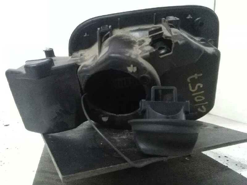 Tapa Exterior Combustible para Renault Clio Iii