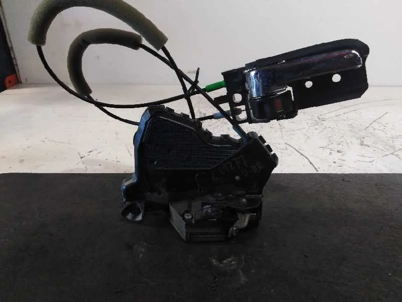 Cerradura Puerta Delantera Derecha para Toyota Corolla (E12)