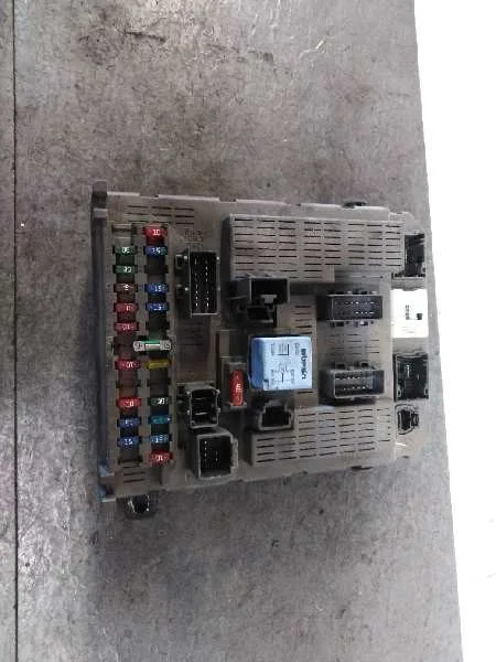 Caja Reles / Fusibles para Citroën C5 Berlina