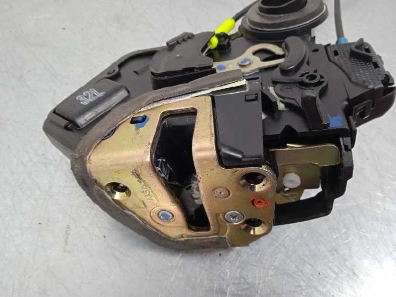 Cerradura Puerta Trasera Izquierda para Toyota Avensis Berlina (T25)