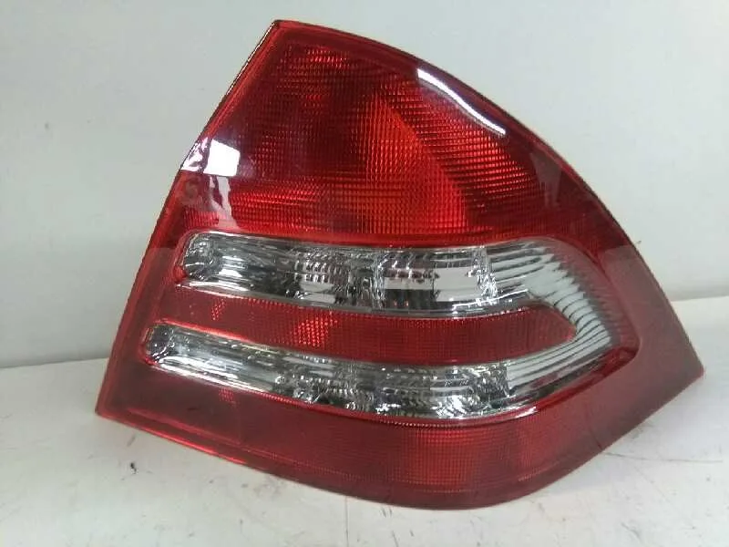 Piloto Trasero Derecho para Mercedes-Benz Clase C (W203) Berlina