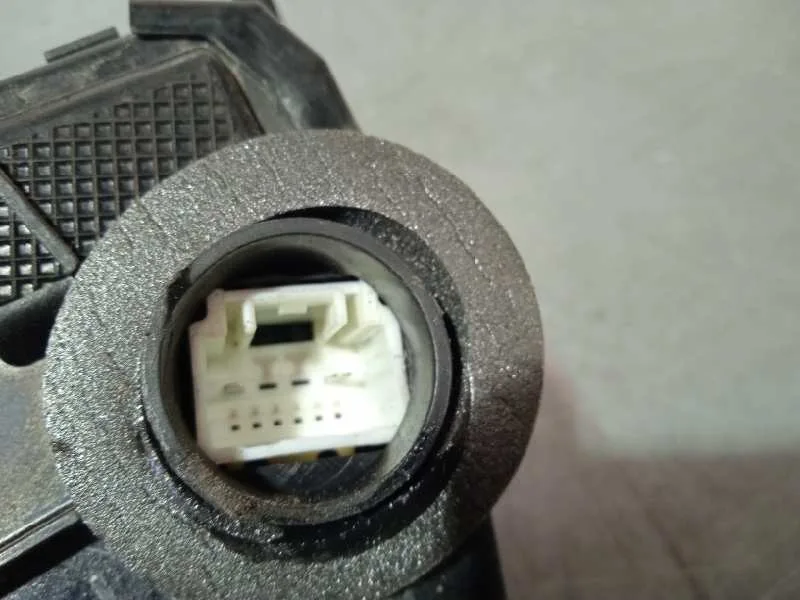 Cerradura Puerta Delantera Derecha para Toyota Corolla (E12)