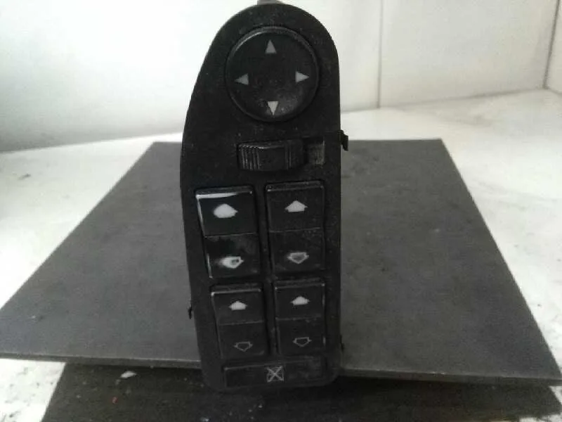 Mando Elevalunas Delantero Izquierdo para Bmw Serie 5 Berlina (E39)