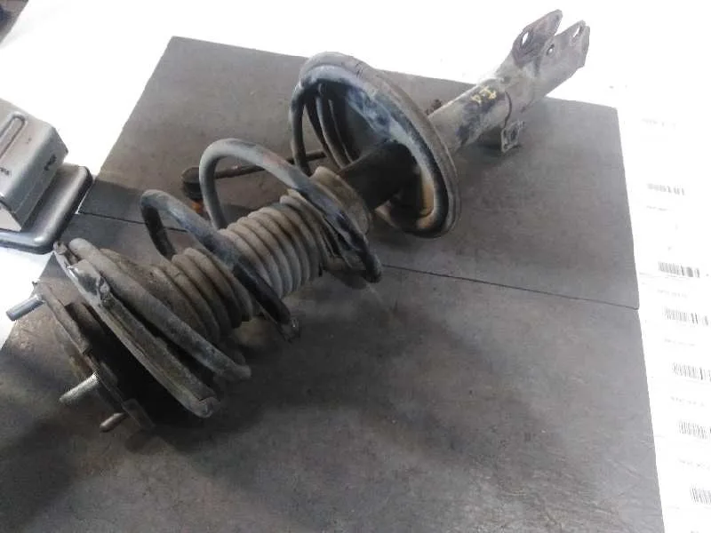 Amortiguador Delantero Izquierdo para Toyota Rav 4 (A2)