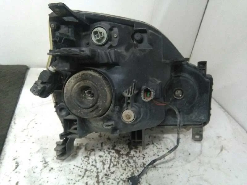 Faro Izquierdo para Nissan X-Trail (T31)