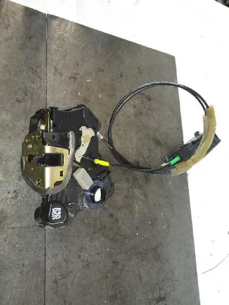 Cerradura Puerta Delantera Derecha para Toyota Corolla (E12)