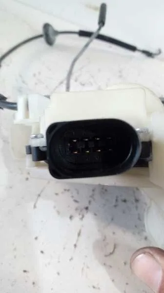 Cerradura Puerta Delantera Derecha para Volkswagen Passat Berlina (3B3)