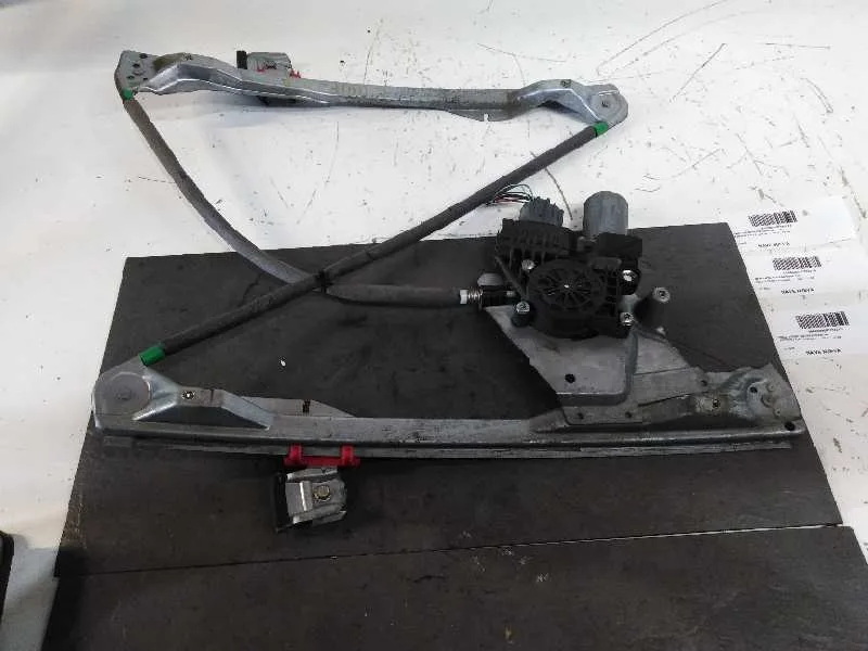 Elevalunas Delantero Derecho para Ford Focus Berlina (Cak)