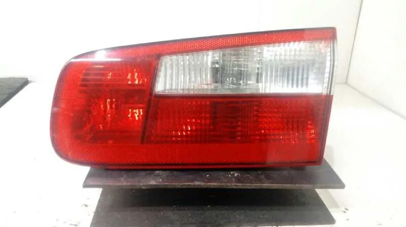 Piloto Trasero Derecho Interior para Renault Laguna Ii (Bg0)