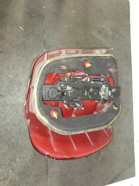 Piloto Trasero Derecho para Volkswagen Polo Berlina (6N2)