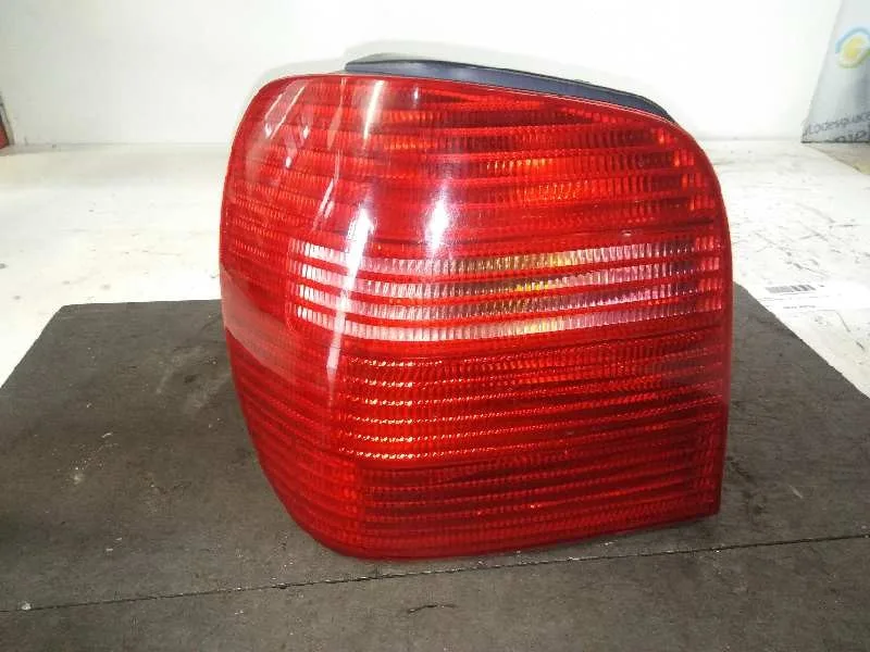 Piloto Trasero Izquierdo para Volkswagen Polo Berlina (6N2)