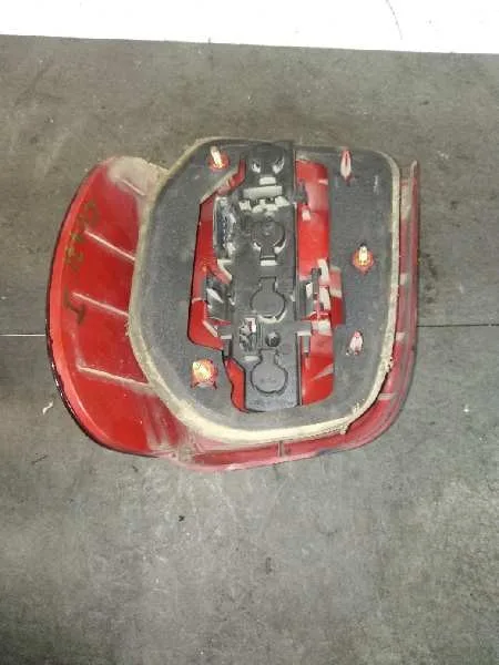 Piloto Trasero Izquierdo para Volkswagen Polo Berlina (6N2)