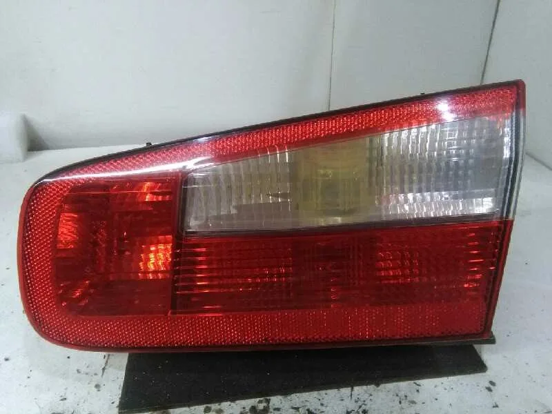 Piloto Trasero Derecho Interior para Renault Laguna Ii (Bg0)