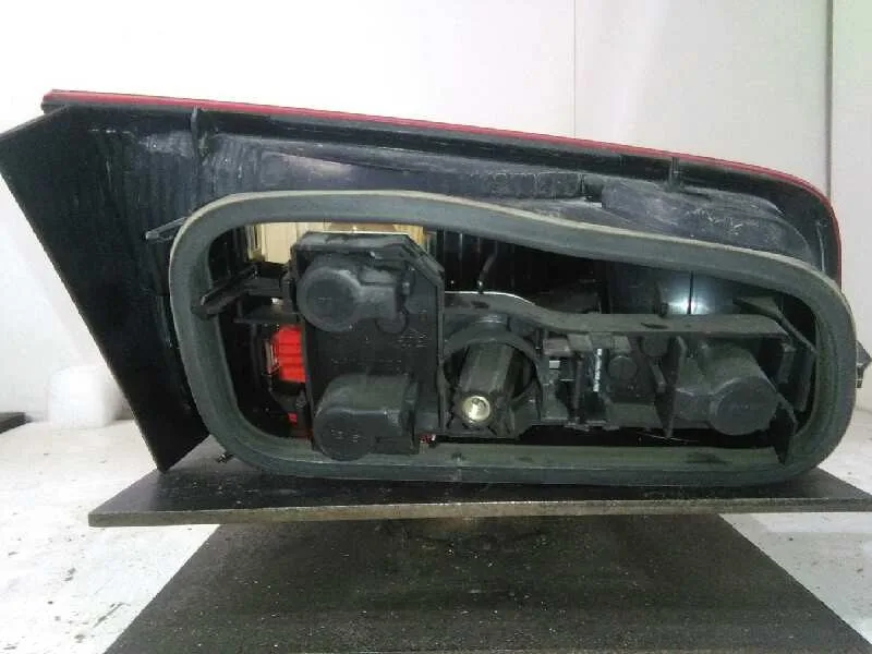 Piloto Trasero Derecho Interior para Renault Laguna Ii (Bg0)