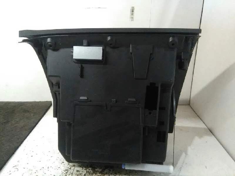 Guantera para Volvo V40