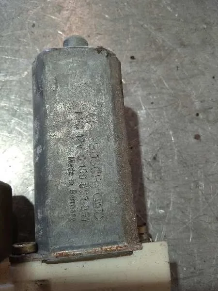 Elevalunas Delantero Izquierdo para Toyota Avensis Berlina (T25)