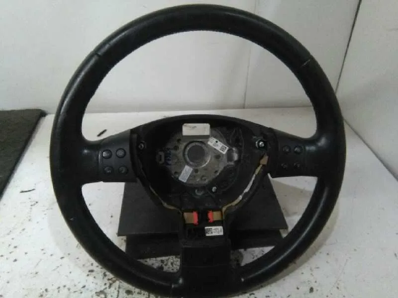 Volante para Volkswagen Passat Berlina (3C2)