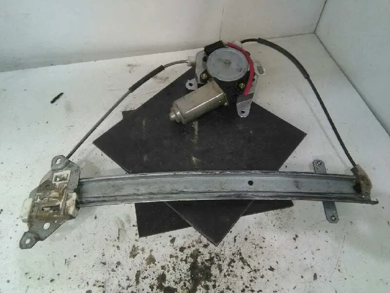 Elevalunas Delantero Derecho para Nissan Almera (N15)