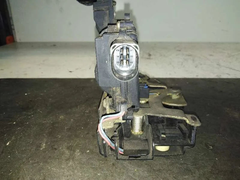 Cerradura Puerta Trasera Izquierda para Skoda Octavia Berlina (1U2)